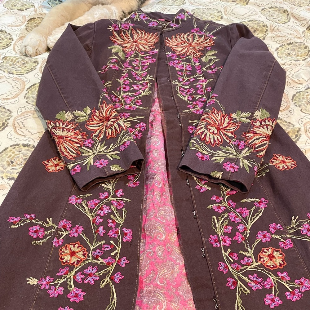 Beautiful Lined coat by Plenty, sized as a 10; but fits more as a 6 or 8!